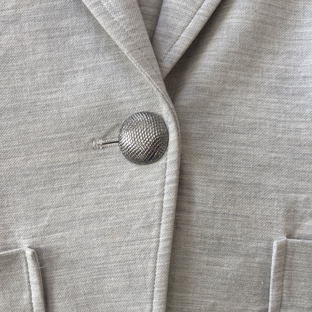 St. John Collection Light Gray Single-Button Knit… - image 4